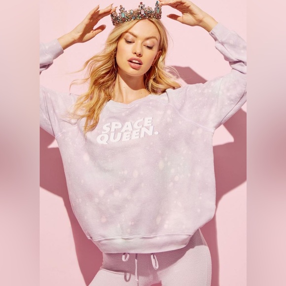 (A3) NWOT Wildfox Space queen, Sommers sweatshirt, lavender, Size Me - Picture 11 of 12